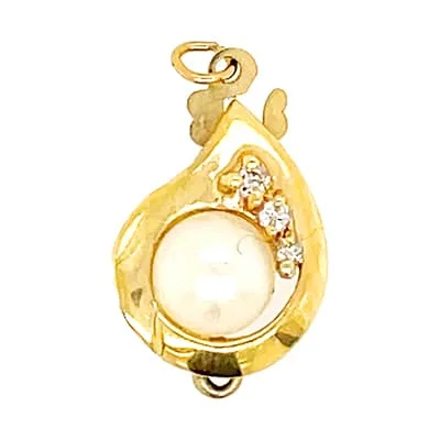 CP-50: FANCY PEARL CLASP W/ ONE DIAMOND