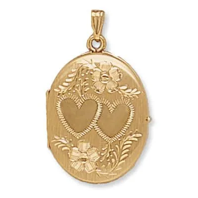 LOO-852: OVAL SHAPED LOCKET WITH HEART DESIGN